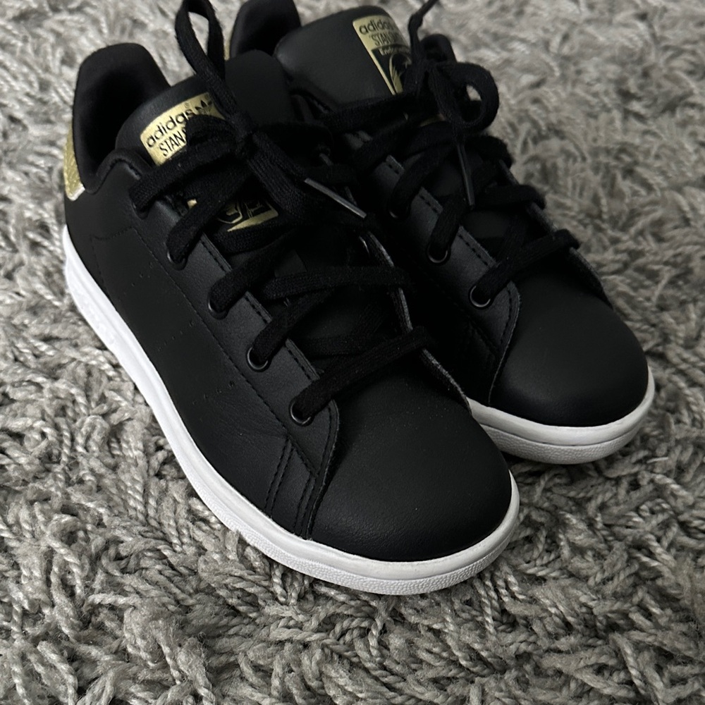 Adidas Kids Black Sneakers with Gold Highlights